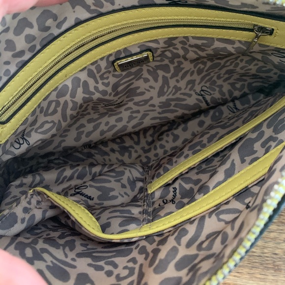 Guess - Picture 2 of 3